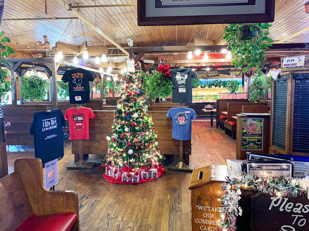 Bennett's BBQ Interior
