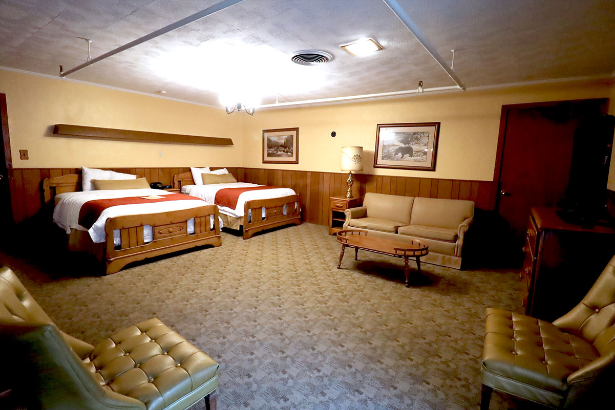 Room 384