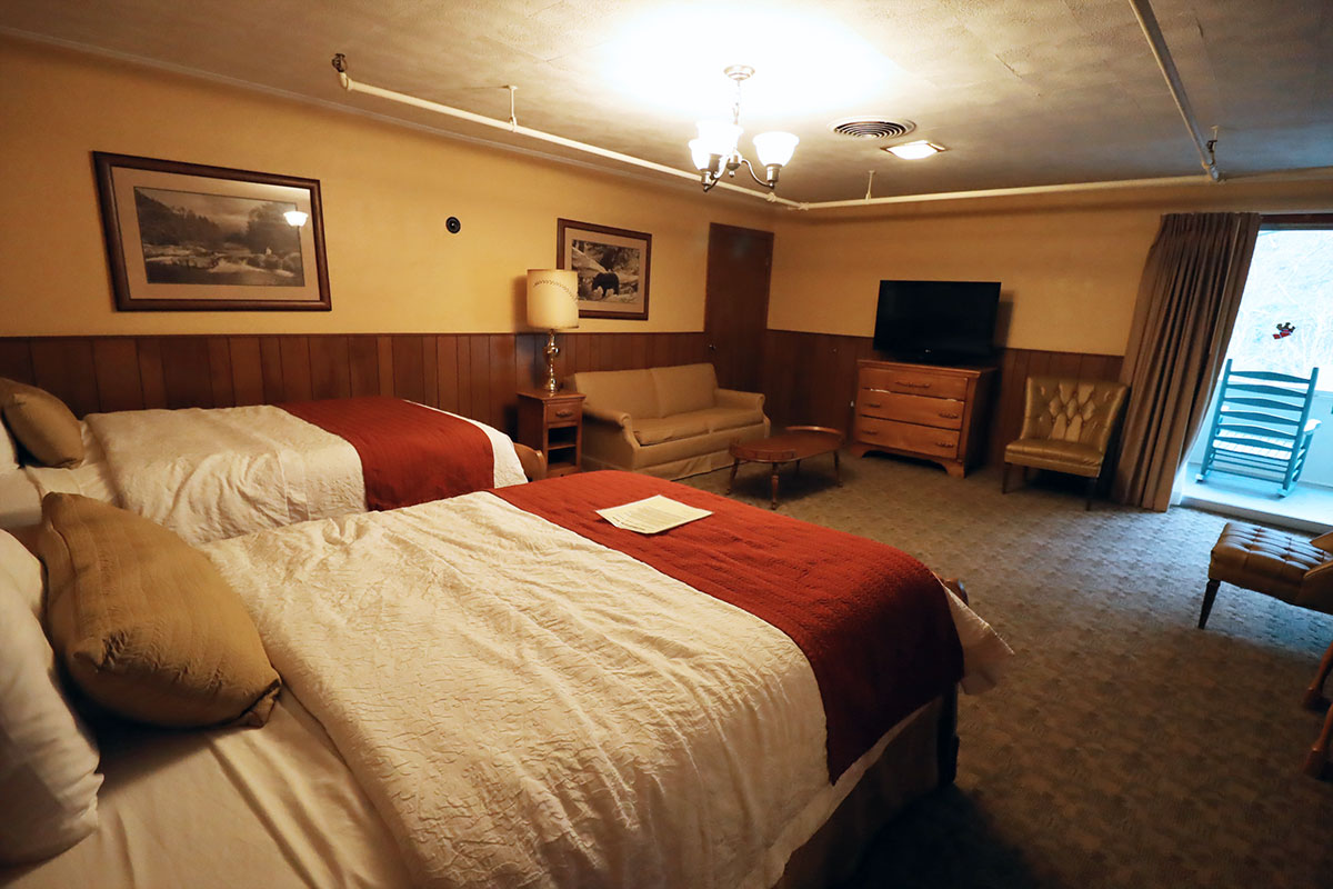 Room 384