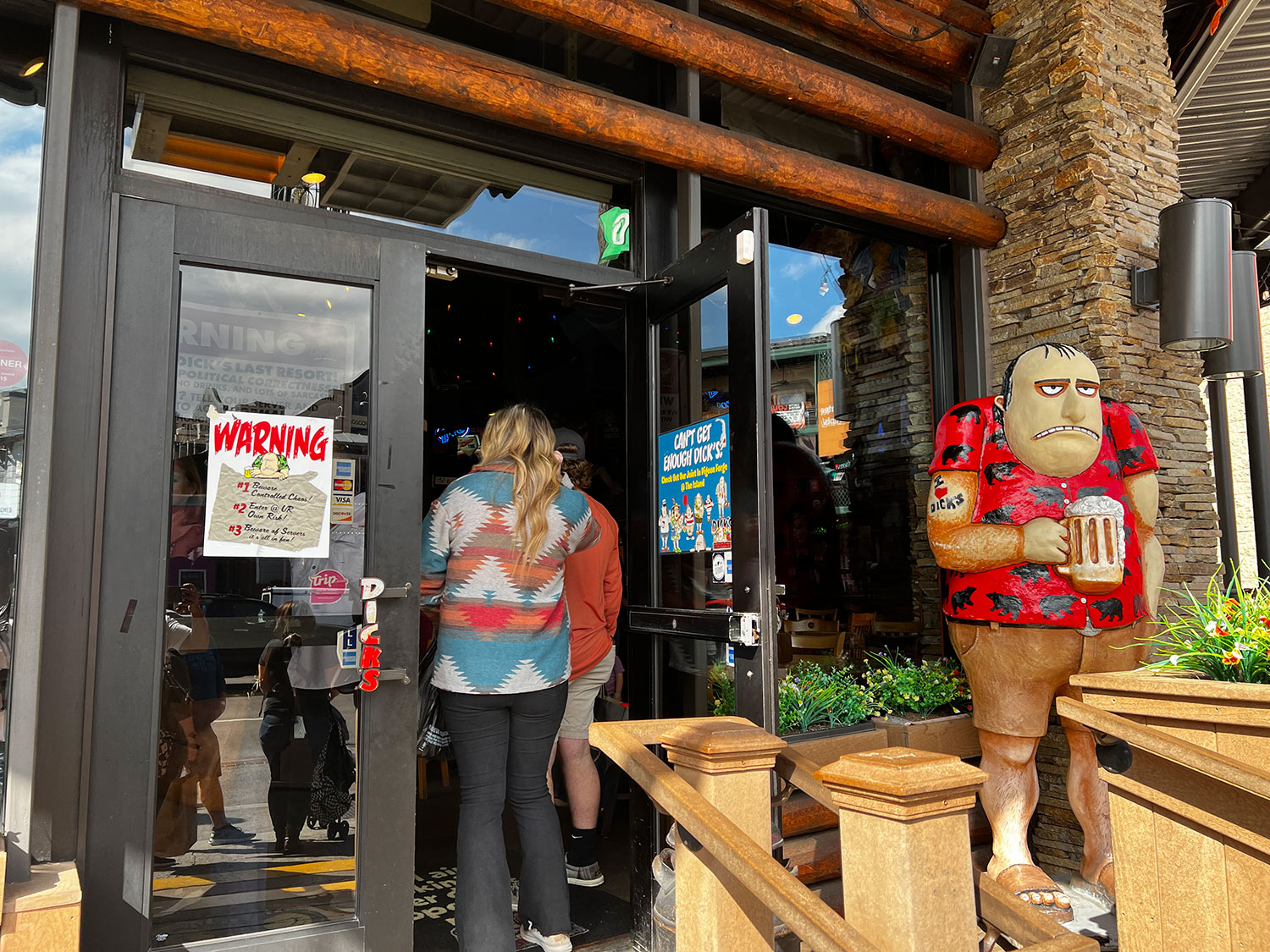 Dick’s Last Resort – Gatlinburg Restaurant Review